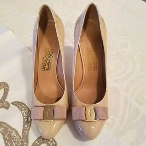 Salvatore Ferragamo Tina Pumps 38.5